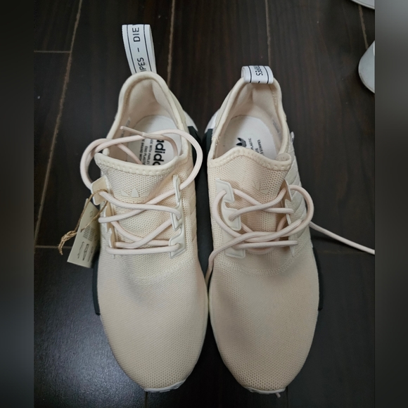 Adidas NMD R1 - Picture 4 of 4